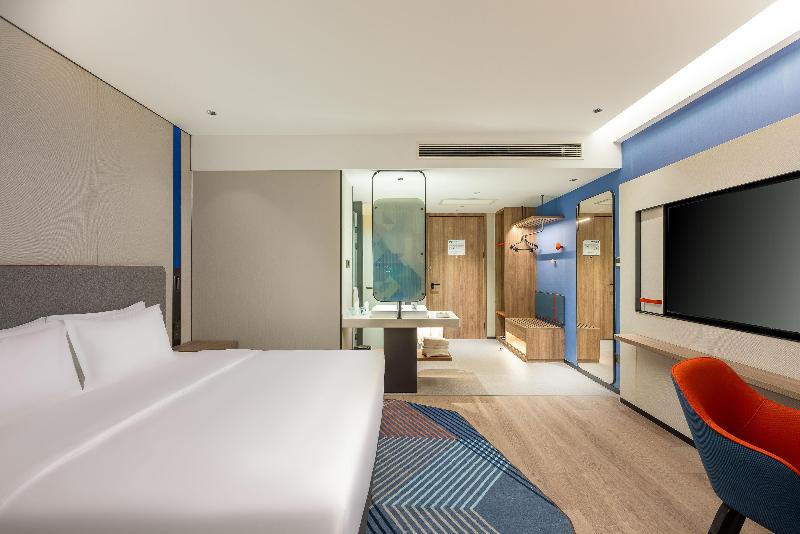 Holiday Inn Express Luoyang Longmen image