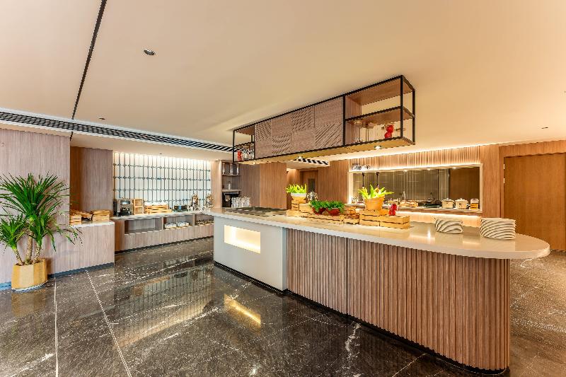 Holiday Inn Express Luoyang Longmen image