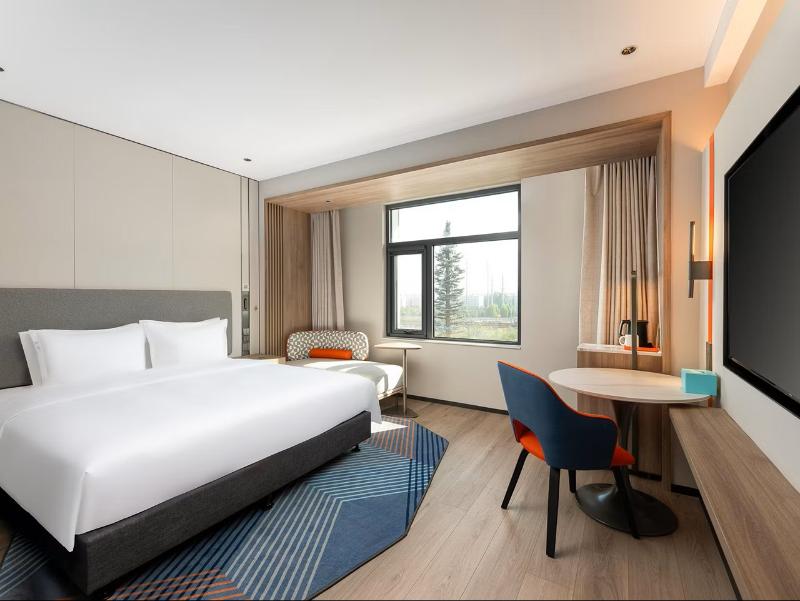 Holiday Inn Express Luoyang Longmen image