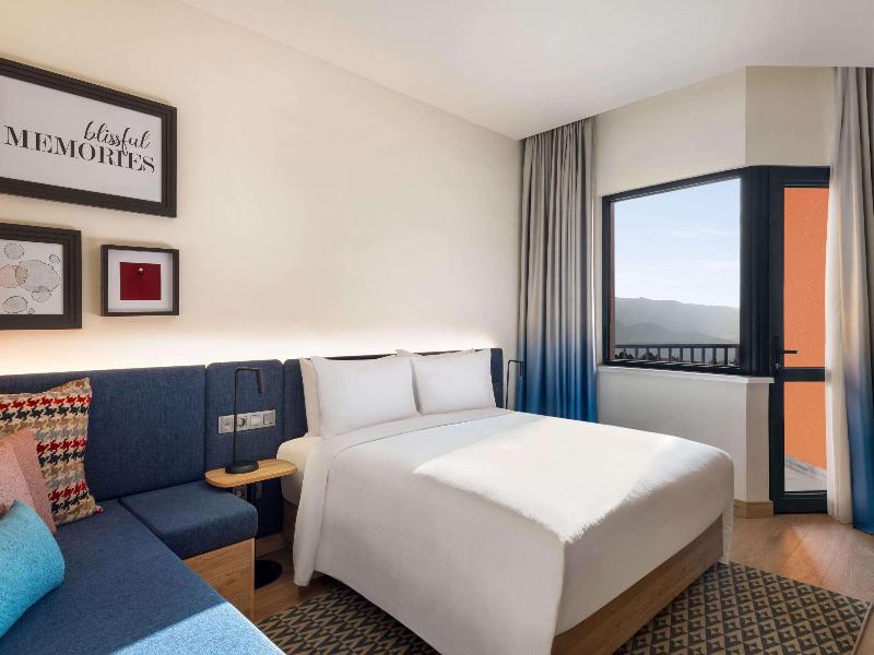 Tryp By Wyndham Zomin image