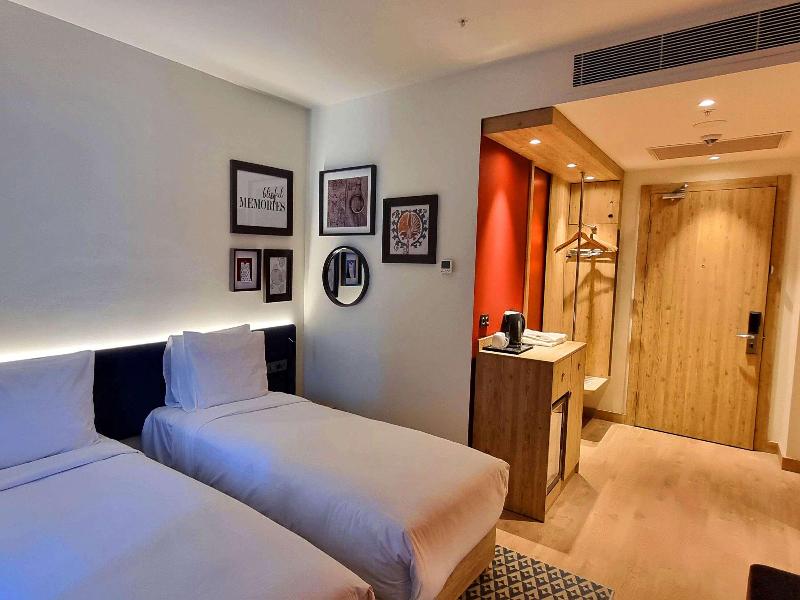 Tryp By Wyndham Zomin image