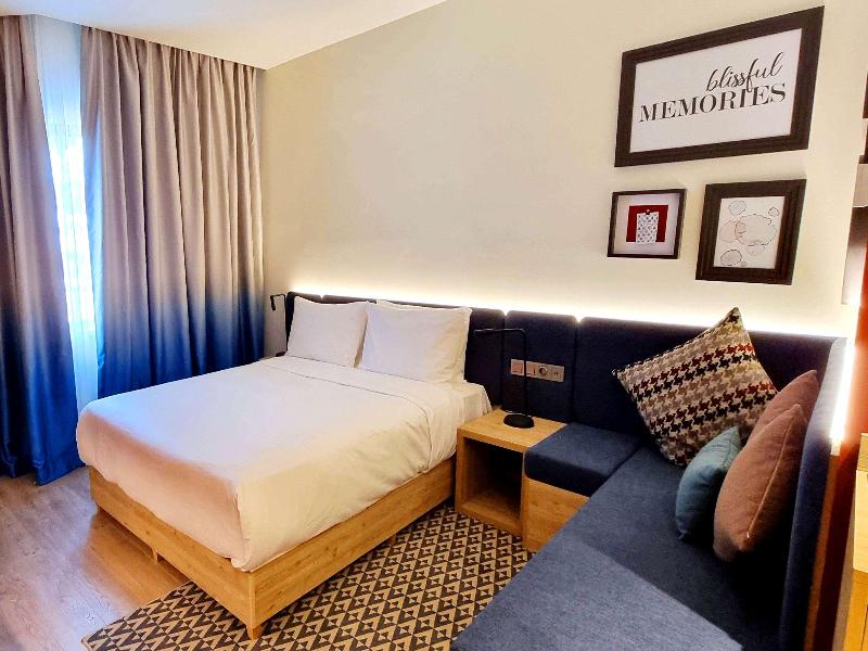 Tryp By Wyndham Zomin image