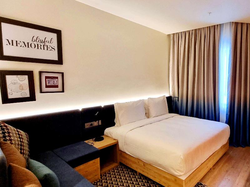Tryp By Wyndham Zomin image
