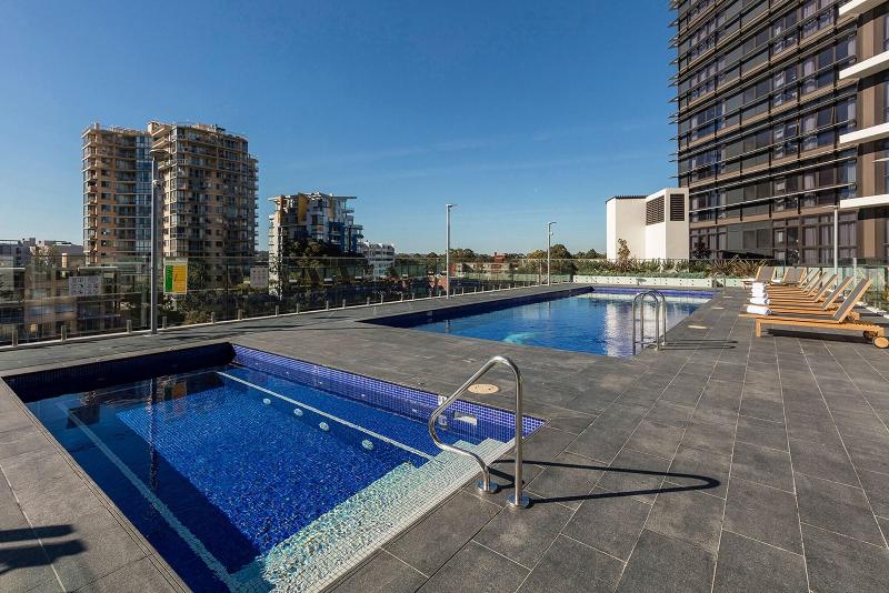 Meriton Suites Church Street, Parramatta image