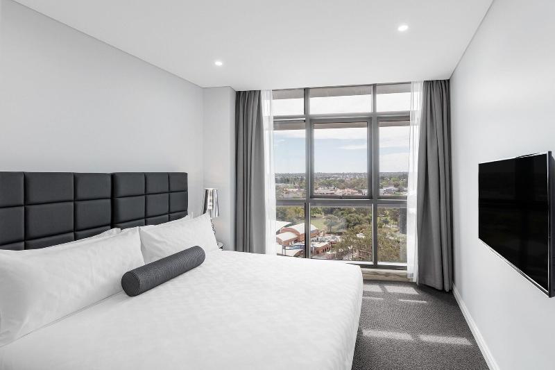 Meriton Suites Church Street, Parramatta image