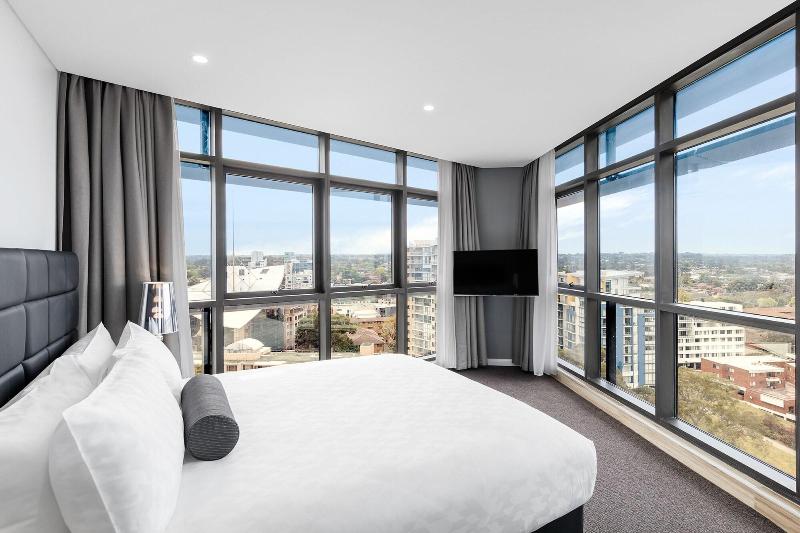 Meriton Suites Church Street, Parramatta image