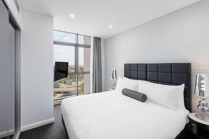 Meriton Suites Church Street, Parramatta image