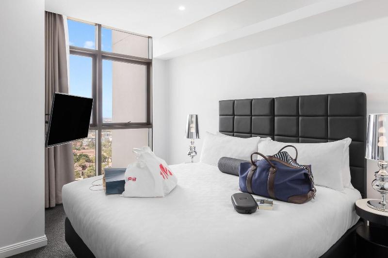 Meriton Suites Church Street, Parramatta image