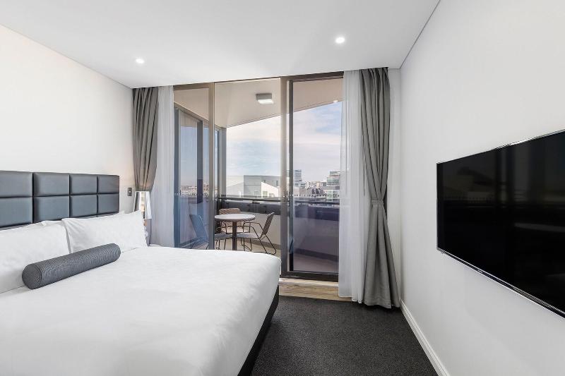 Meriton Suites Church Street, Parramatta image