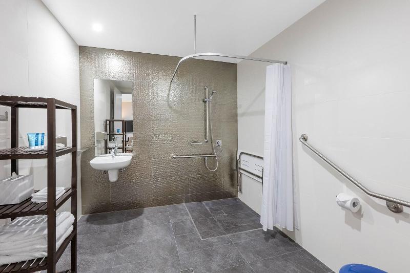 Meriton Suites Church Street, Parramatta image