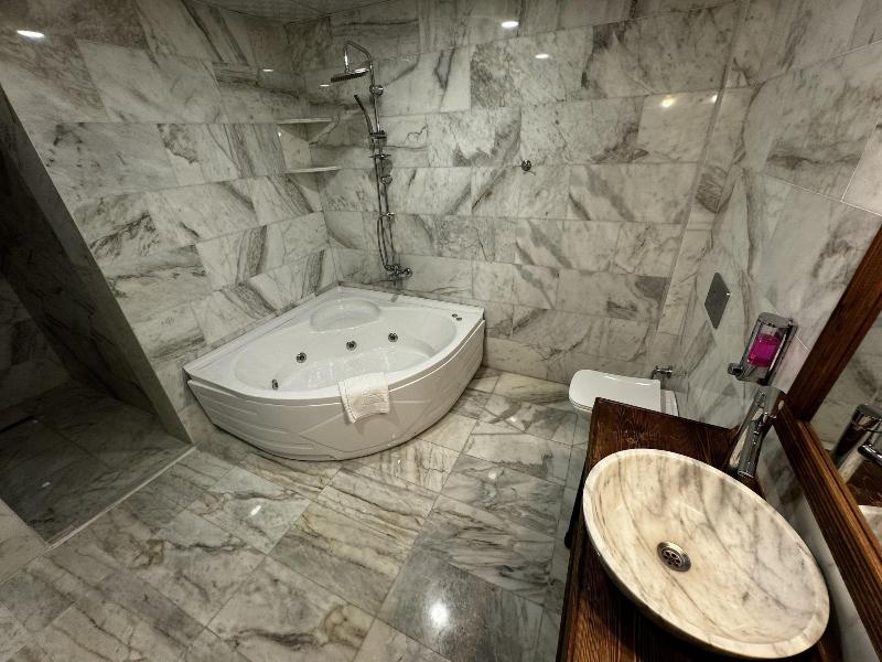 Rustic Caves Hotel image