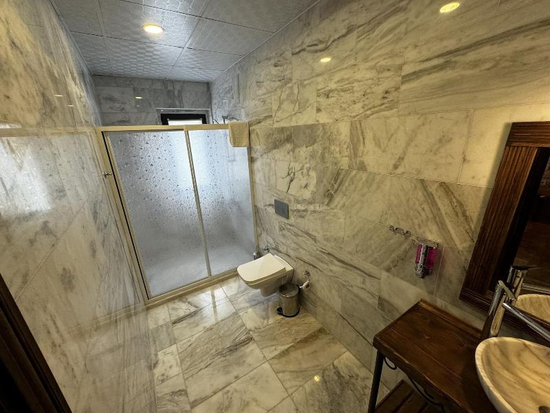 Rustic Caves Hotel image