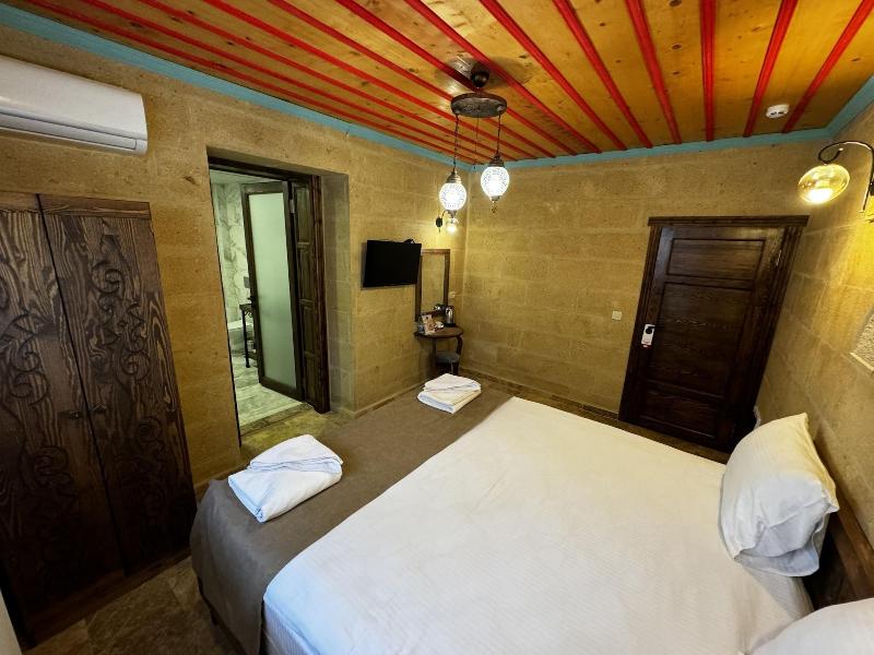 Rustic Caves Hotel image