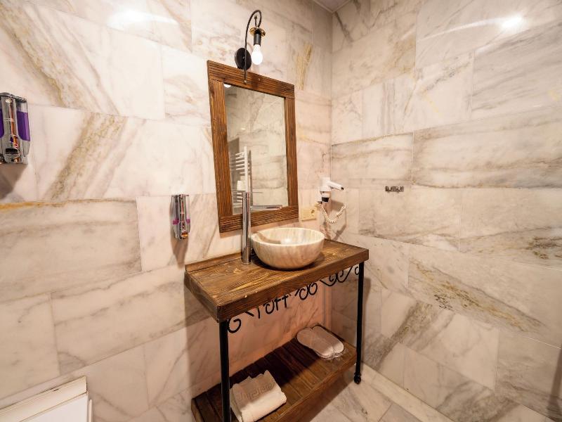 Rustic Caves Hotel image