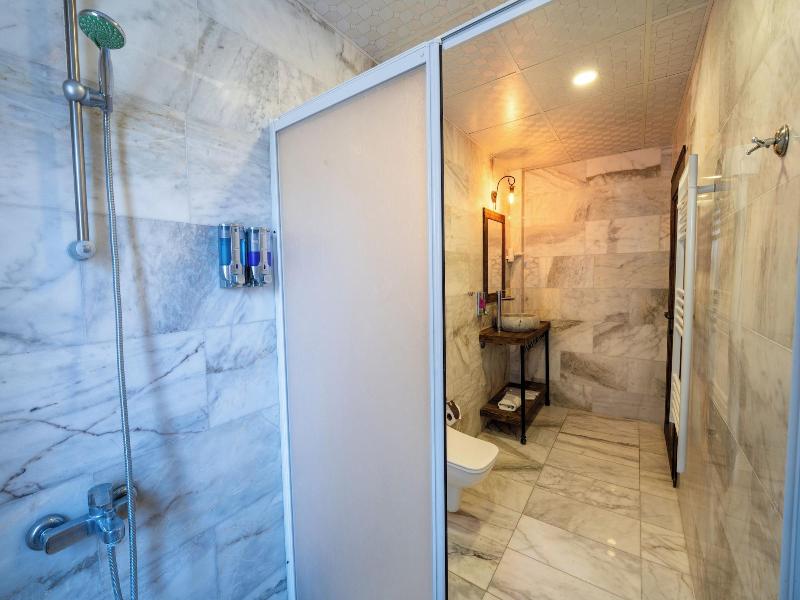 Rustic Caves Hotel image