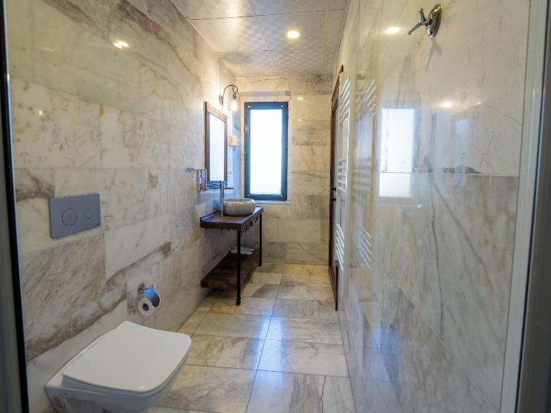 Rustic Caves Hotel image