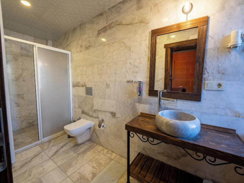 Rustic Caves Hotel image