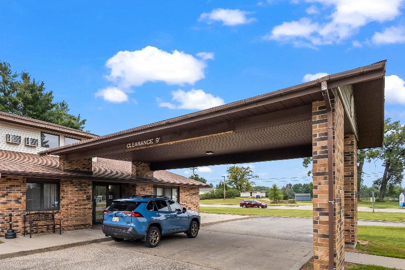 Wautoma Inn by OYO Near Airport WI 73 image