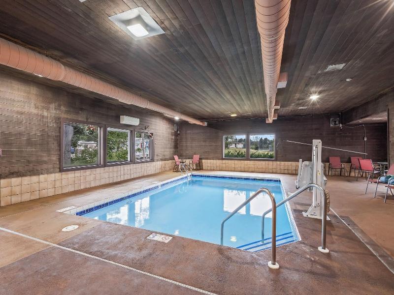 Wautoma Inn by OYO Near Airport WI 73 image
