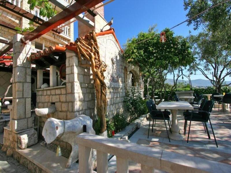Villa Segetski Dvori - Tradition Since 1964 image