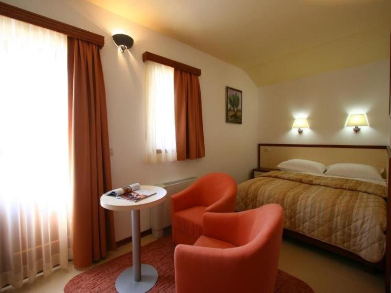 Villa Segetski Dvori - Tradition Since 1964 image