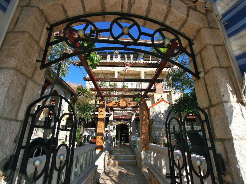 Villa Segetski Dvori - Tradition Since 1964 image