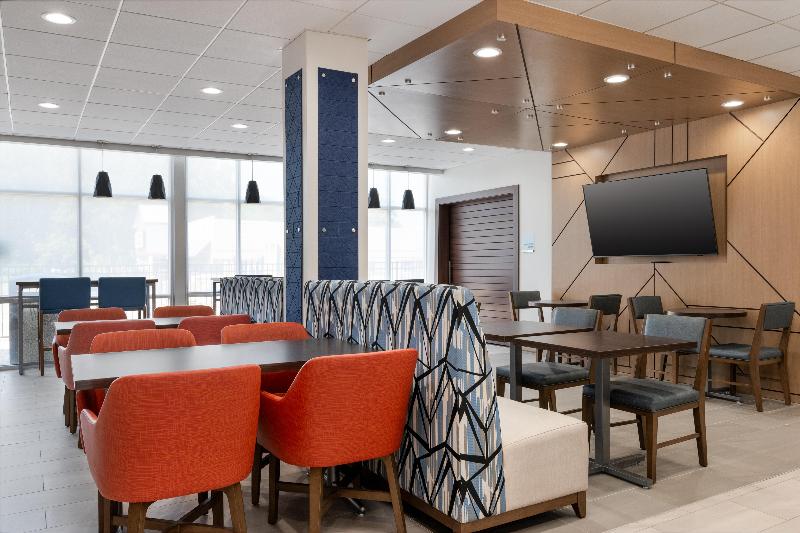 Holiday Inn Express Stevensville Benton Harbor image