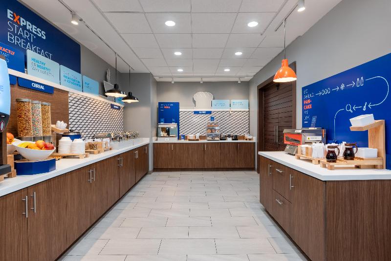 Holiday Inn Express Stevensville Benton Harbor image