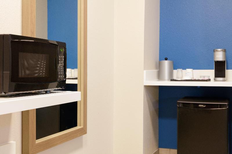 Holiday Inn Express Stevensville Benton Harbor image
