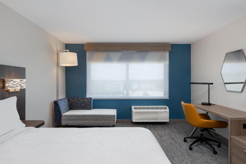 Holiday Inn Express Stevensville Benton Harbor image