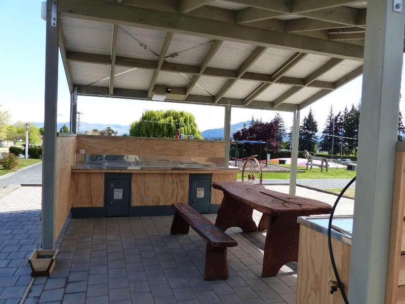 Hampshire Holiday Parks Wanaka image