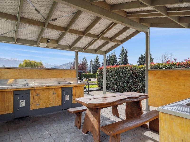 Hampshire Holiday Parks Wanaka image