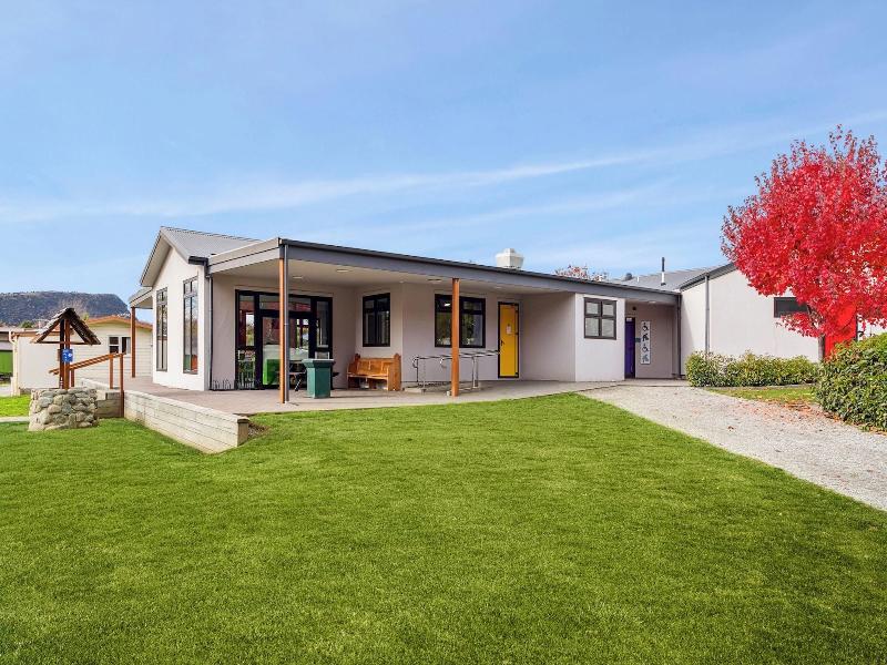 Hampshire Holiday Parks Wanaka image