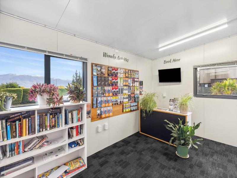 Hampshire Holiday Parks Wanaka image
