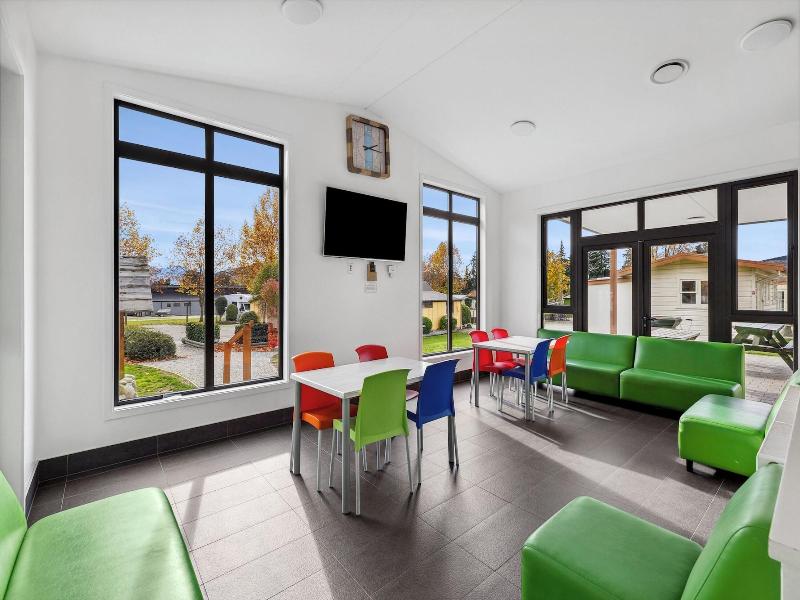 Hampshire Holiday Parks Wanaka image