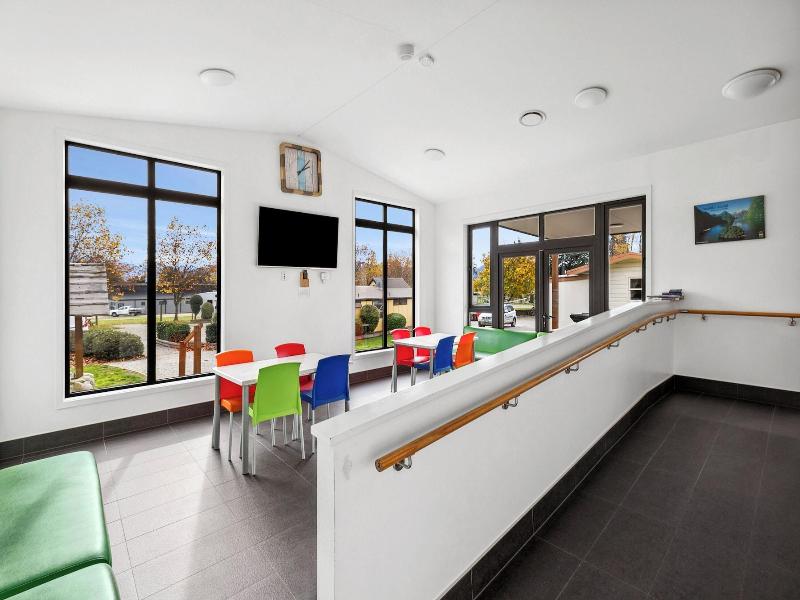 Hampshire Holiday Parks Wanaka image