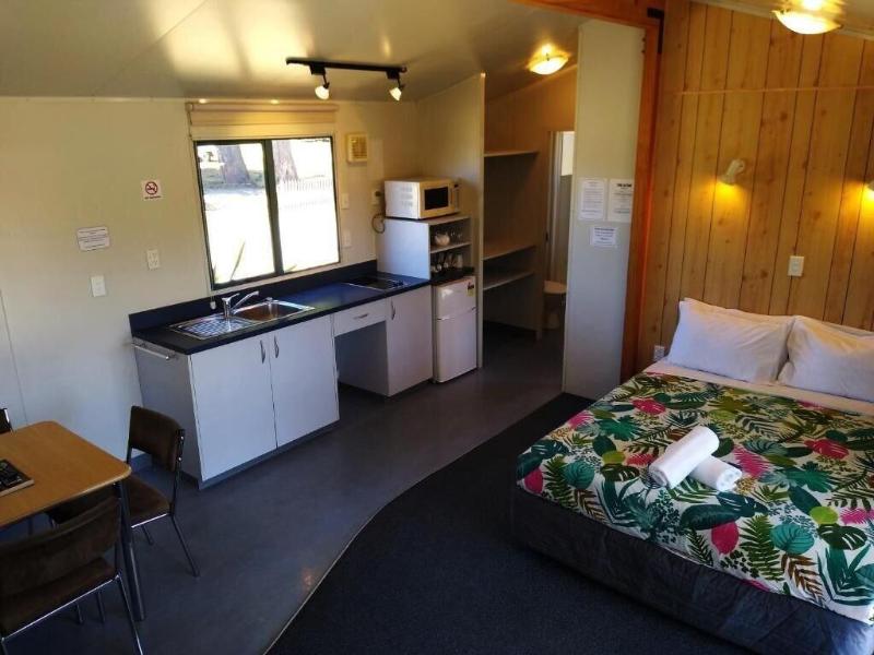 Hampshire Holiday Parks Wanaka image