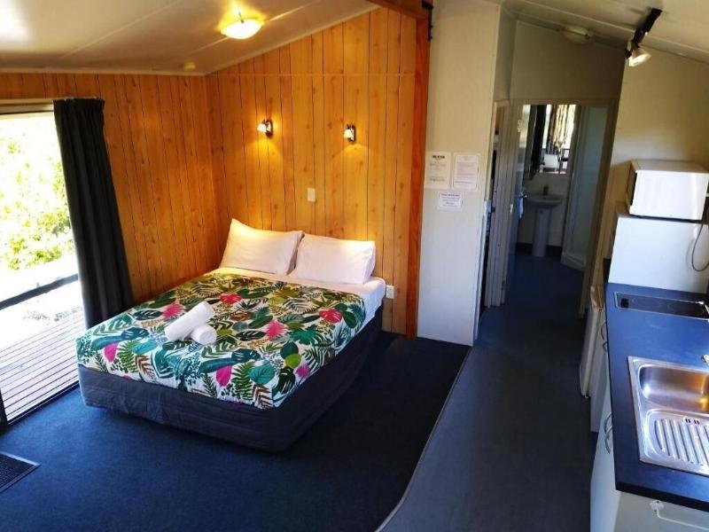 Hampshire Holiday Parks Wanaka image