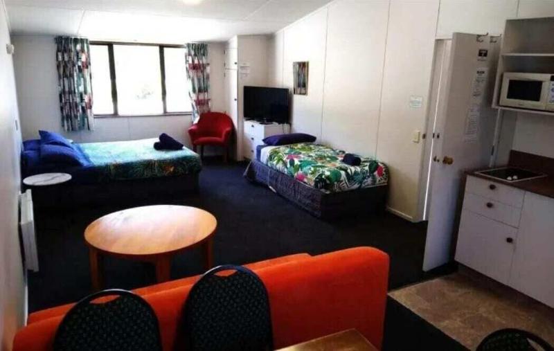 Hampshire Holiday Parks Wanaka image