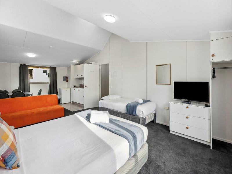 Hampshire Holiday Parks Wanaka image