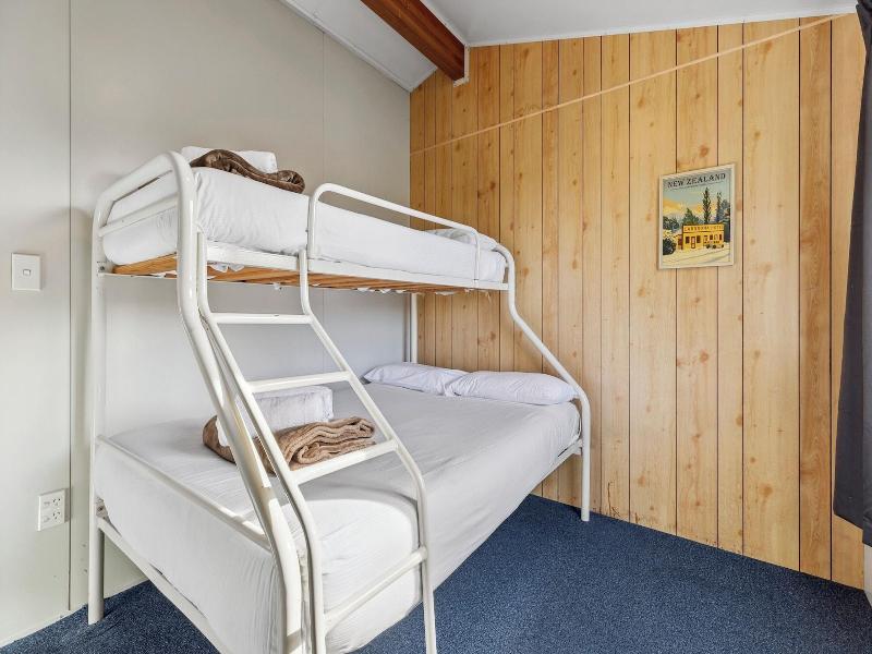 Hampshire Holiday Parks Wanaka image