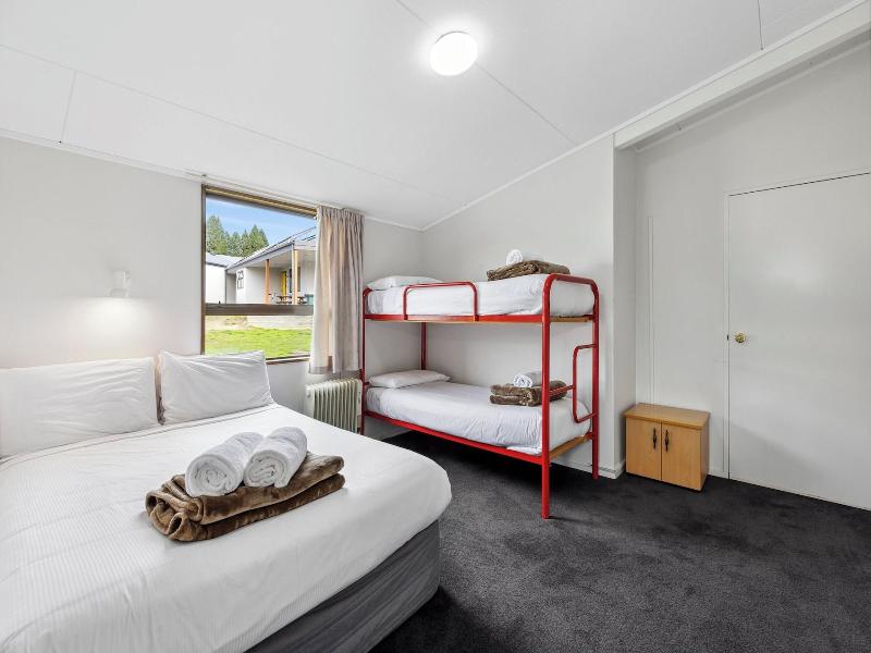 Hampshire Holiday Parks Wanaka image