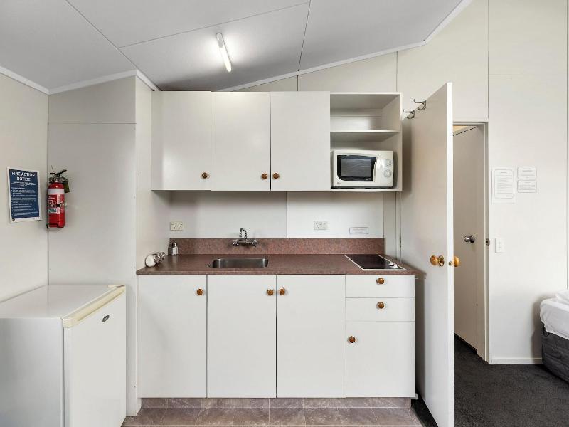 Hampshire Holiday Parks Wanaka image