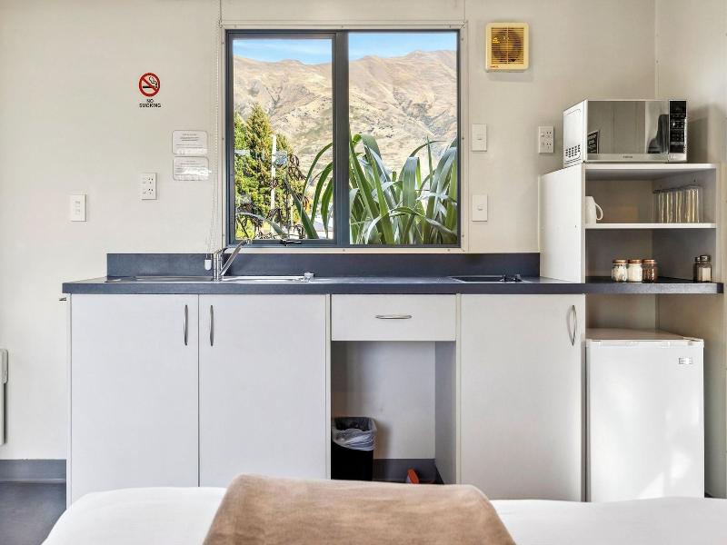 Hampshire Holiday Parks Wanaka image