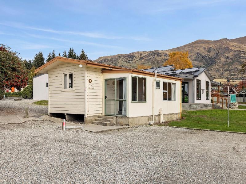 Hampshire Holiday Parks Wanaka image