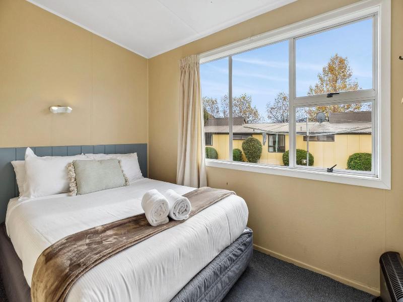 Hampshire Holiday Parks Wanaka image
