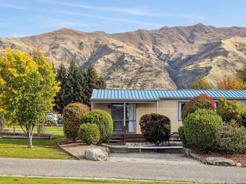 Hampshire Holiday Parks Wanaka image