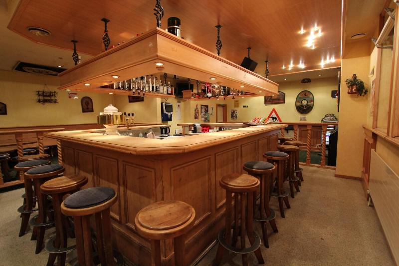 Hotel Restaurant Alpina image