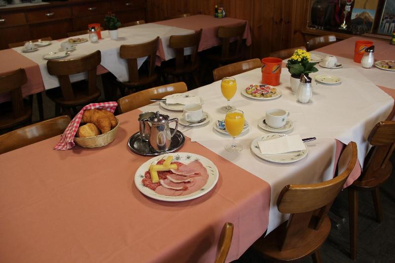 Hotel Restaurant Alpina image
