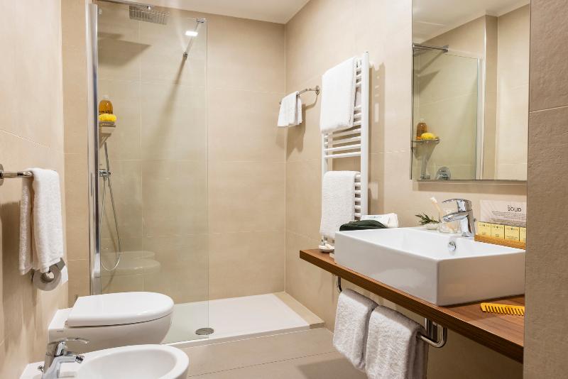 Adoro Hotel image